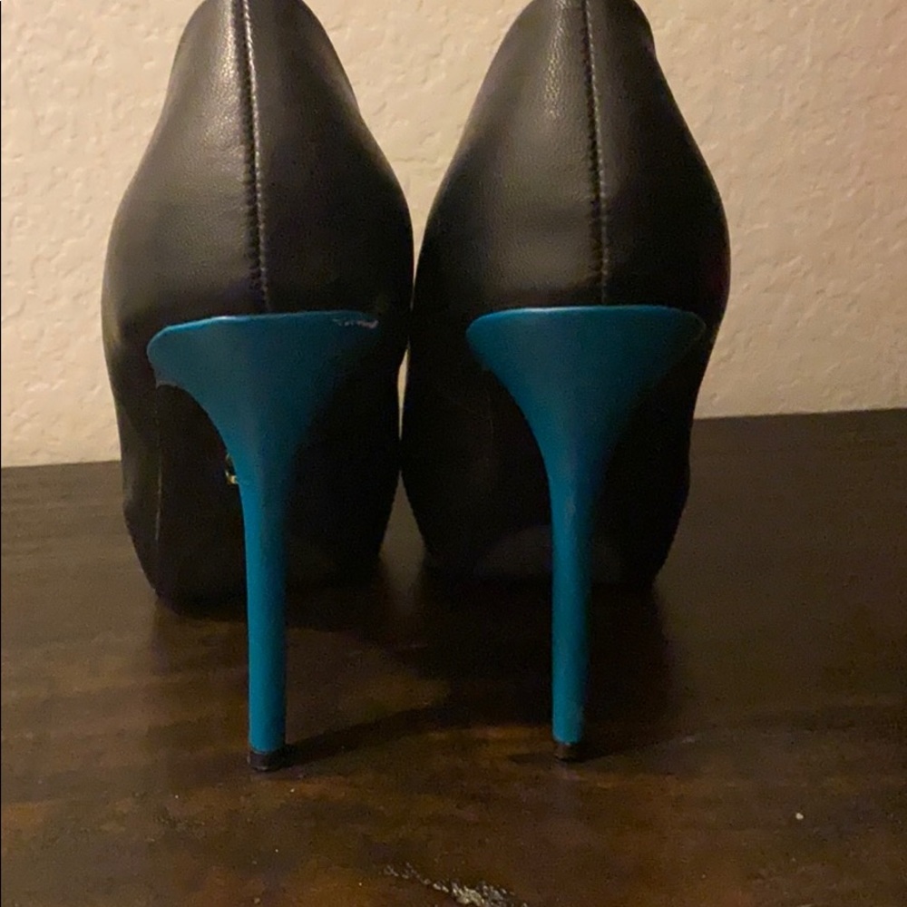 Open toe heels - Picture 2 of 3